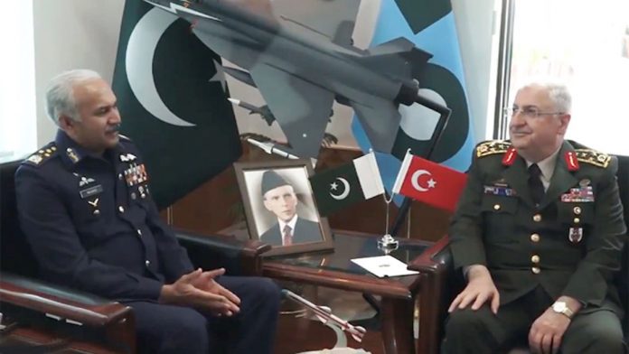 Air Chief Turkish Commander discuss professional matters