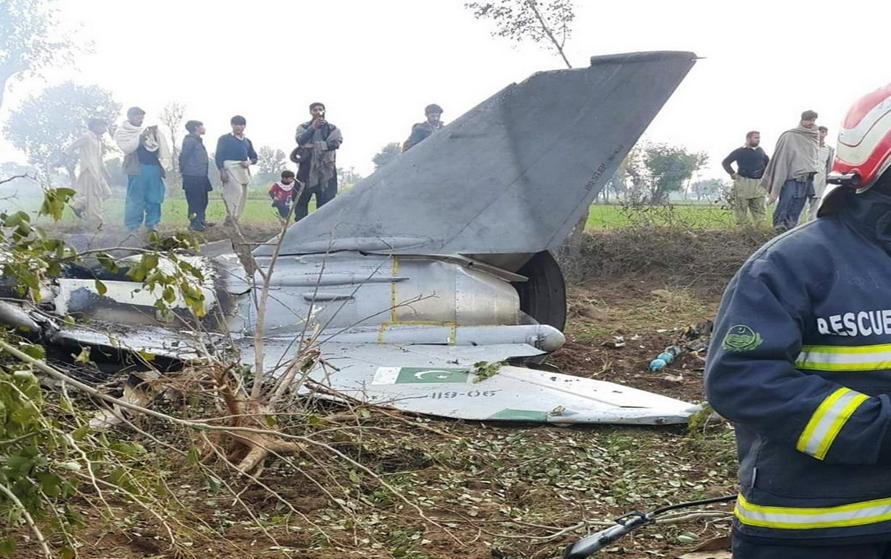 PAF FT 7P jet trainer crashes near Mianwali 2 pilots martyred