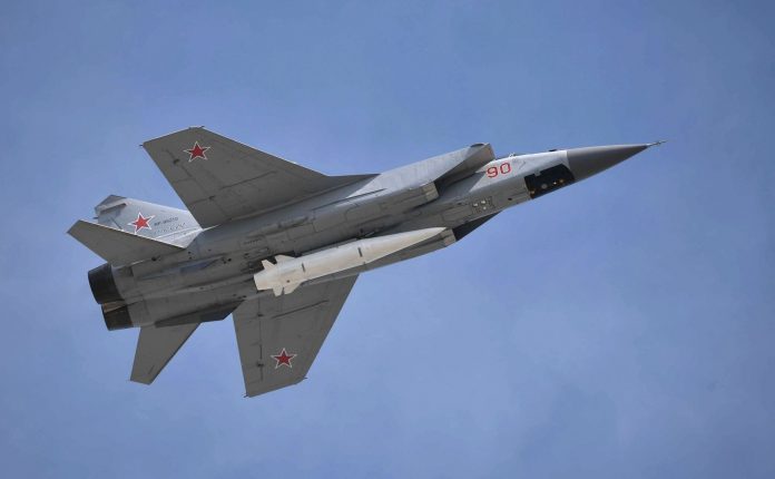 Russia uses advanced hypersonic missiles in Ukraine for the first time