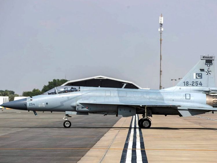 Pakistans JF 17 fighter jets take to the skies at Bahrain Airshow