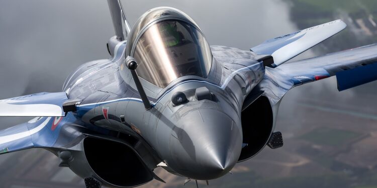 Greece signs orders for 18 Rafale fighters and their Weapons