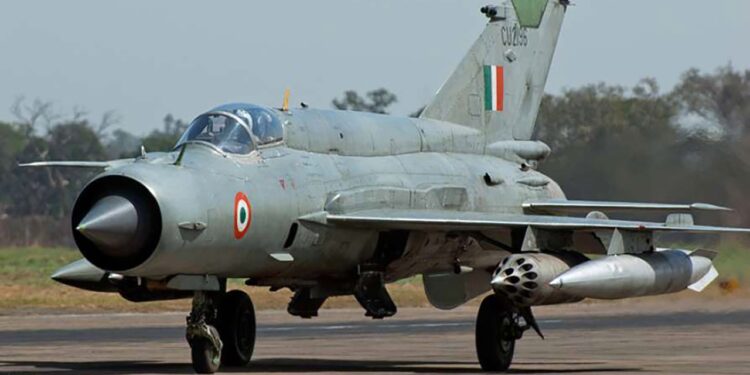 Indian MiG 21 jet crashes into Rajasthan, pilot ejects