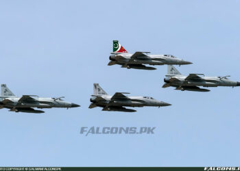 Pakistan's JF-17 Block 3 first public debut over Islamabad (Photo by SalmanFalconsPK)