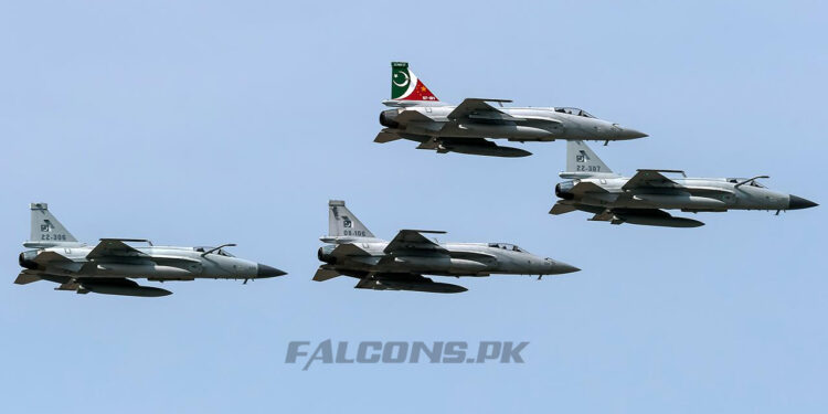 Pakistan's JF-17 Block 3 first public debut over Islamabad (Photo by SalmanFalconsPK)