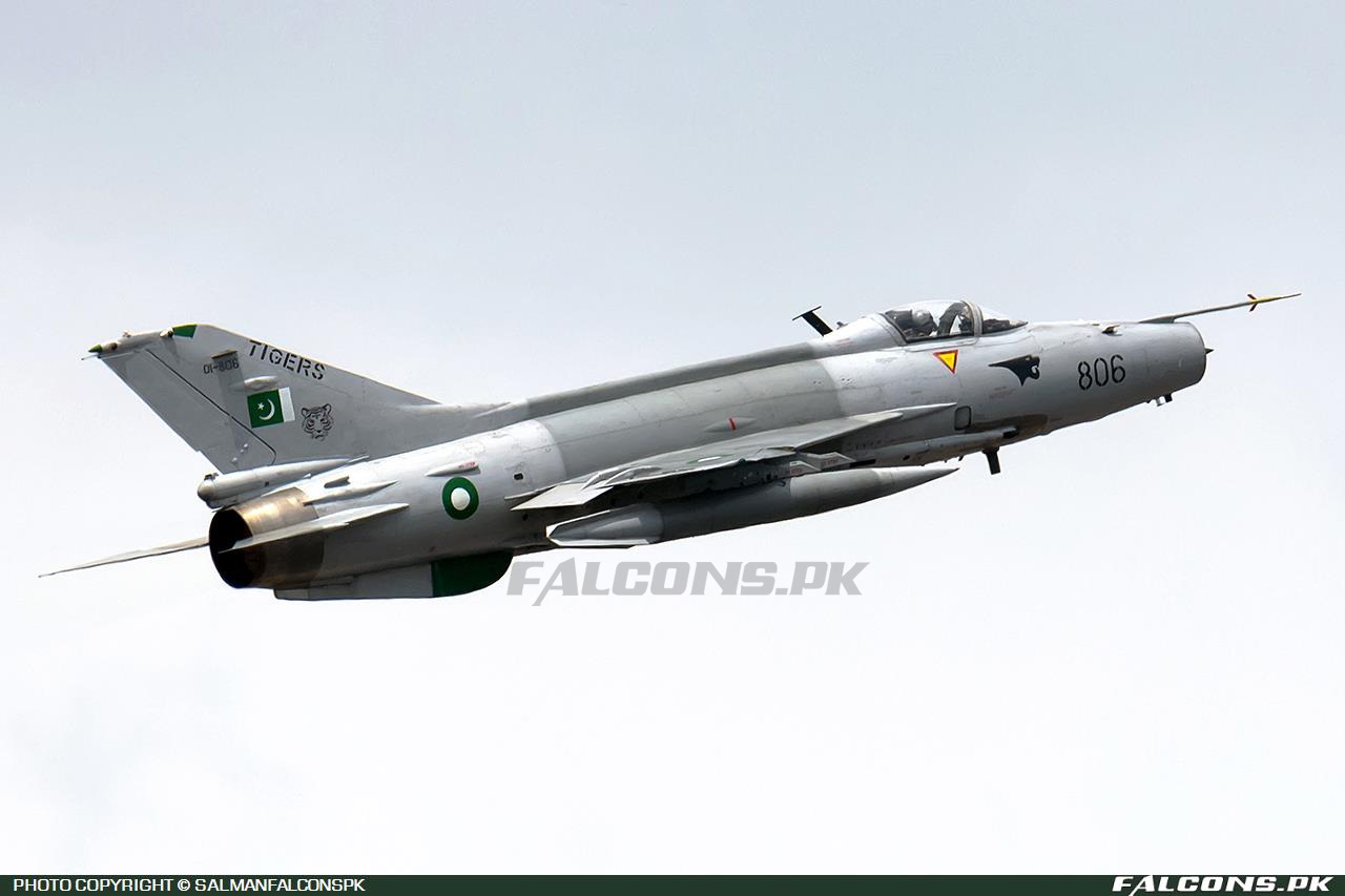 Pakistan Air Force (PAF) Chengdu F-7PG, Reg: 01-806 (Photo by SalmanFalconsPK)