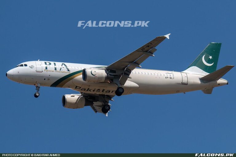 Pakistan International Airlines (PIA) Airbus A320-216, Reg: AP-BLY (Photo by Bakhtiar Ahmed)
