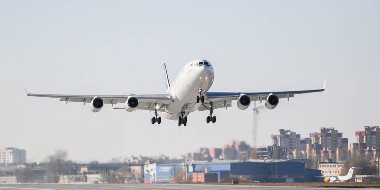 Extra-long Russian Il-96-400M jumbo jet takes off for first flight